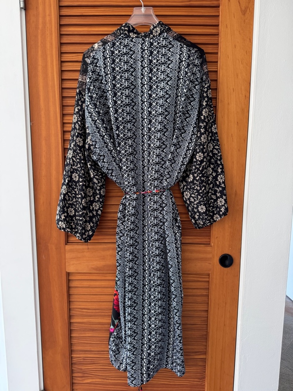KARMA HIGHWAY Stunning Black Floral Kimono Robe with Red & Teal Blooms - Picture 4 of 6